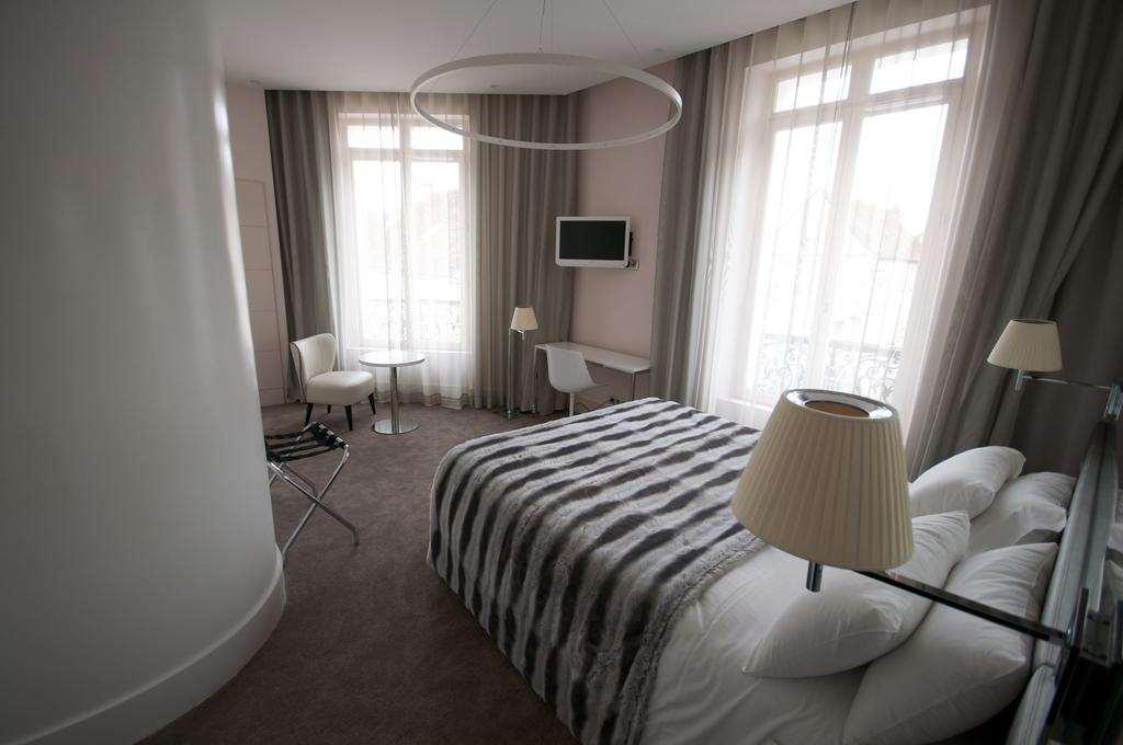 Le Cesar Hotel Provins Bilik gambar